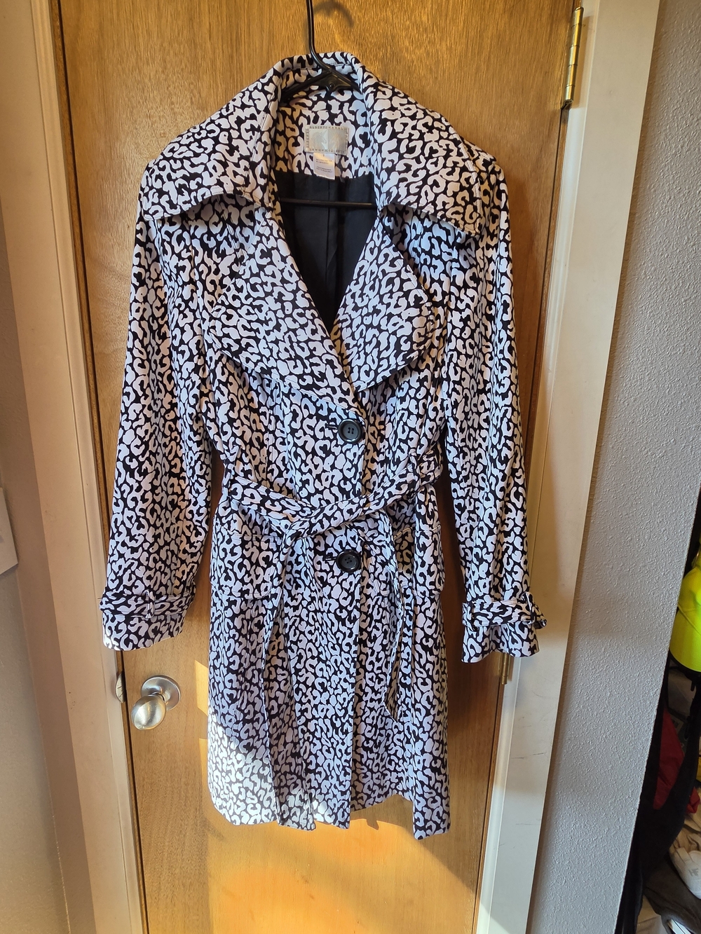 Alberto Makali Black and White Printed Belted Trench Coat